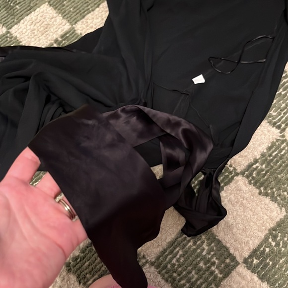 Diane von Furstenberg Black Wool Satin Trim Detail Antoinette Wrap Dress - Picture 7 of 7